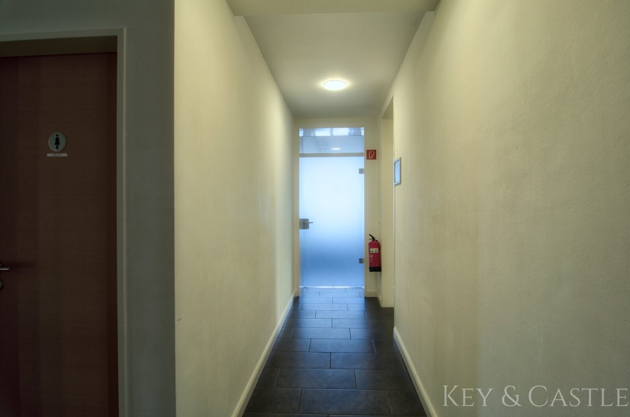 12Flur Richtung Küche 12Flur Richtung Küche