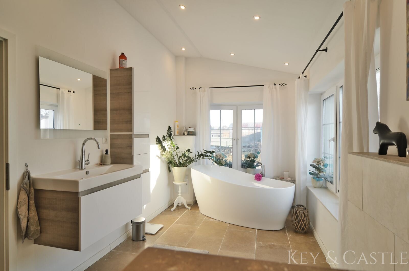 großzügiges Badezimmer EG.