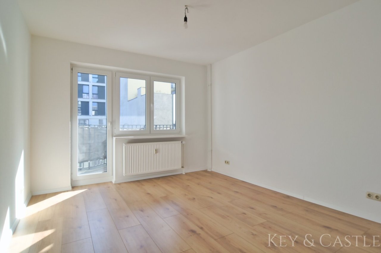 Schlafzimmer 1/ Balkonzugang 2